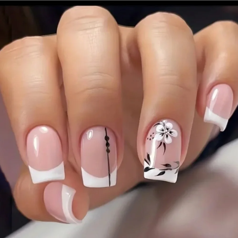 24 Pieces Fake Press On Nails